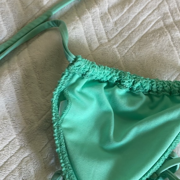 Bikini - Picture 4 of 10